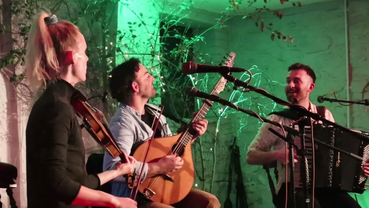 Tarren @ Clwb-y-Bont