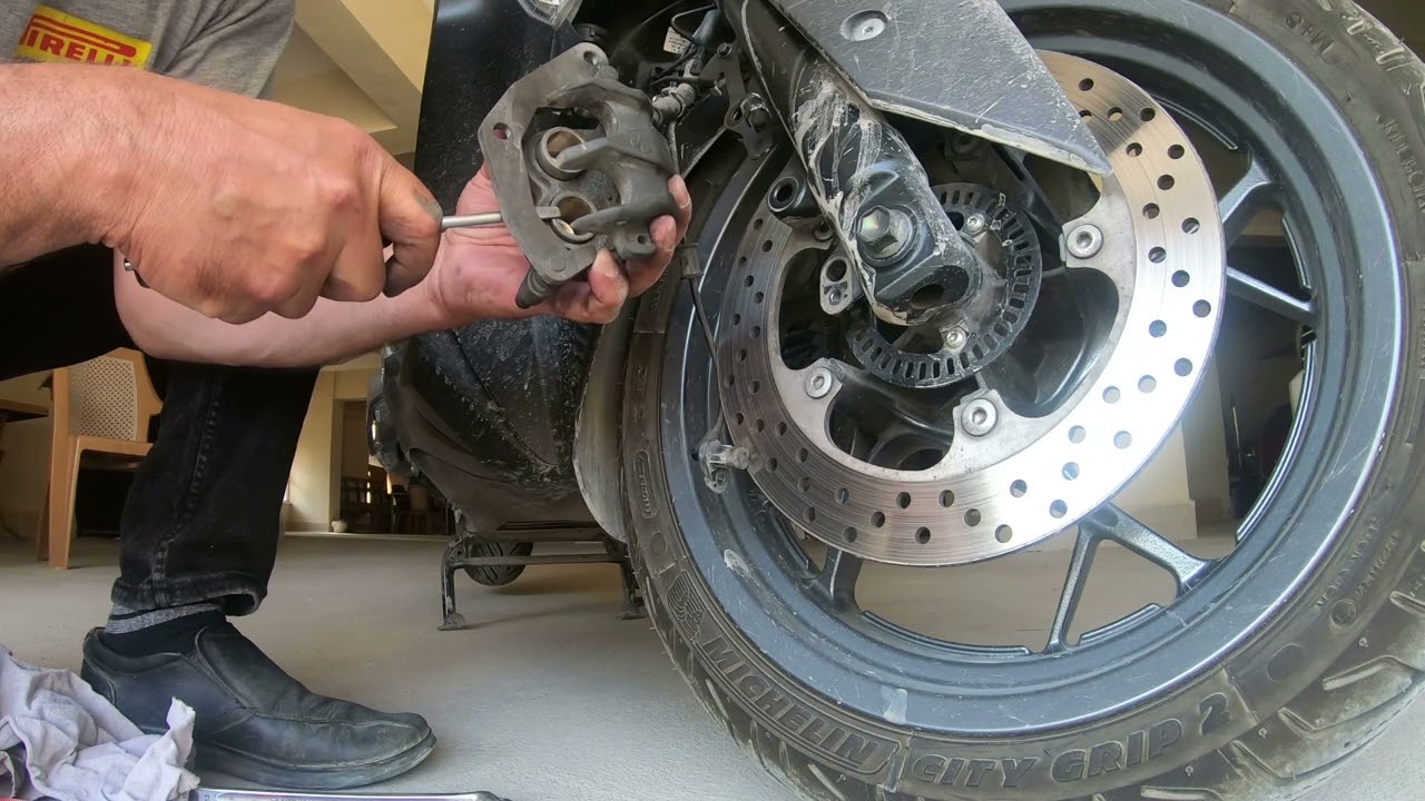 Yamaha xmax 2019 ön Fren Balata değişimi