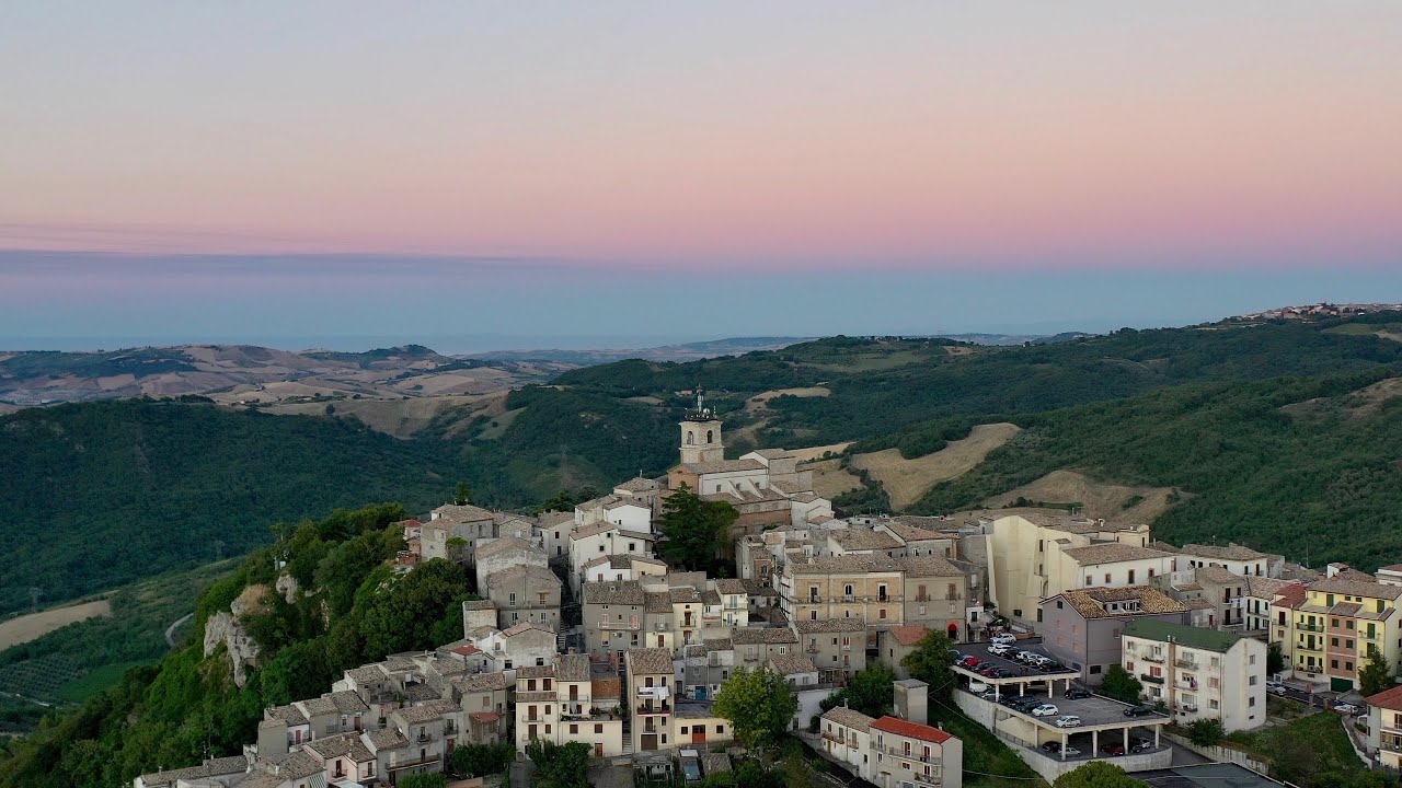 IL BORGO DI GESSO - UNICO PAESE AL MONDO A ESSERE ANCORA ABITATO - VIAGGIA CON WALLACE