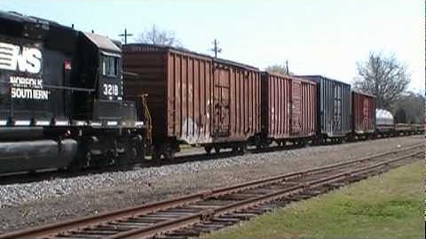 Griffin-Switcher-Shoves-The-South-Yard.mpg