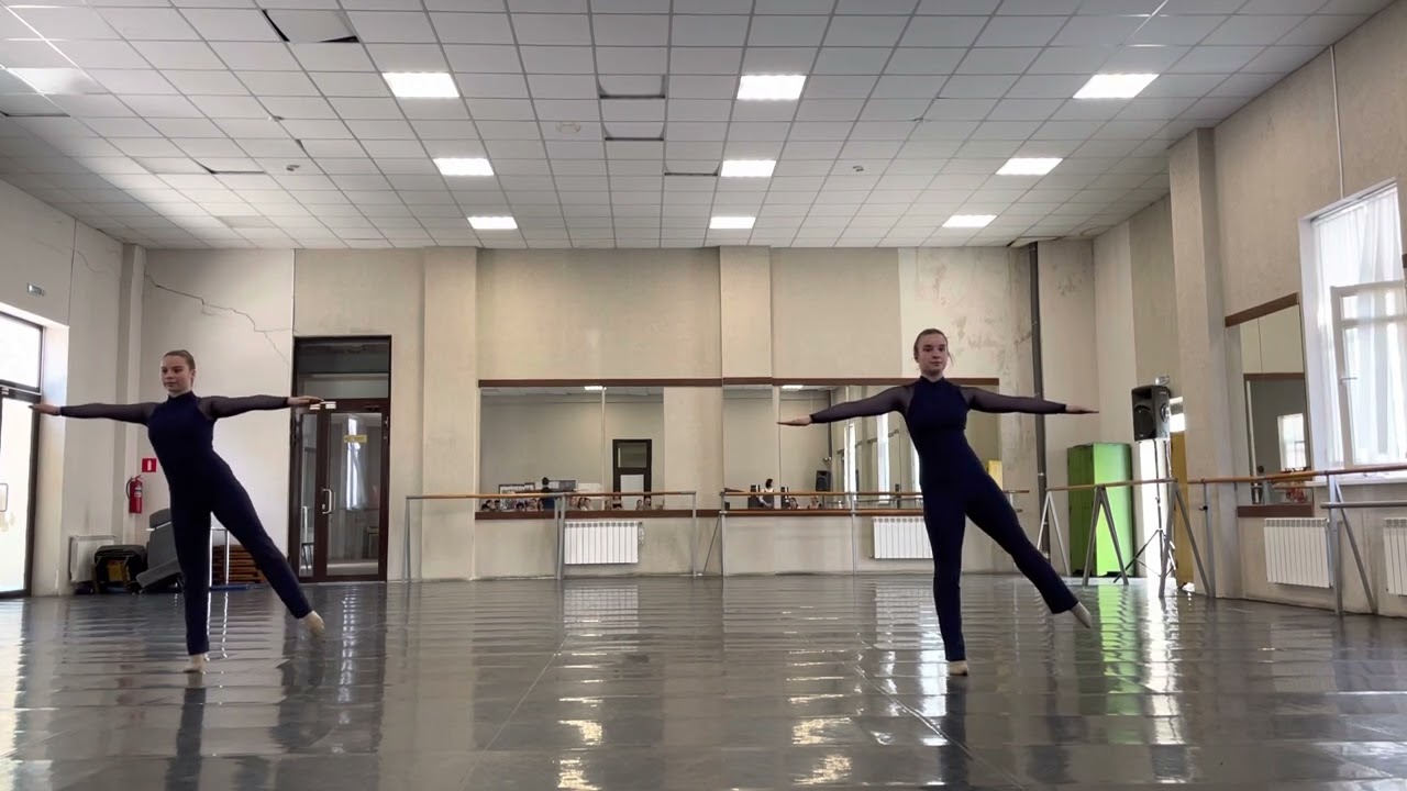 Экзамен по современному танцу 2 семестр 1-ХИСП исполнители ВГИиК