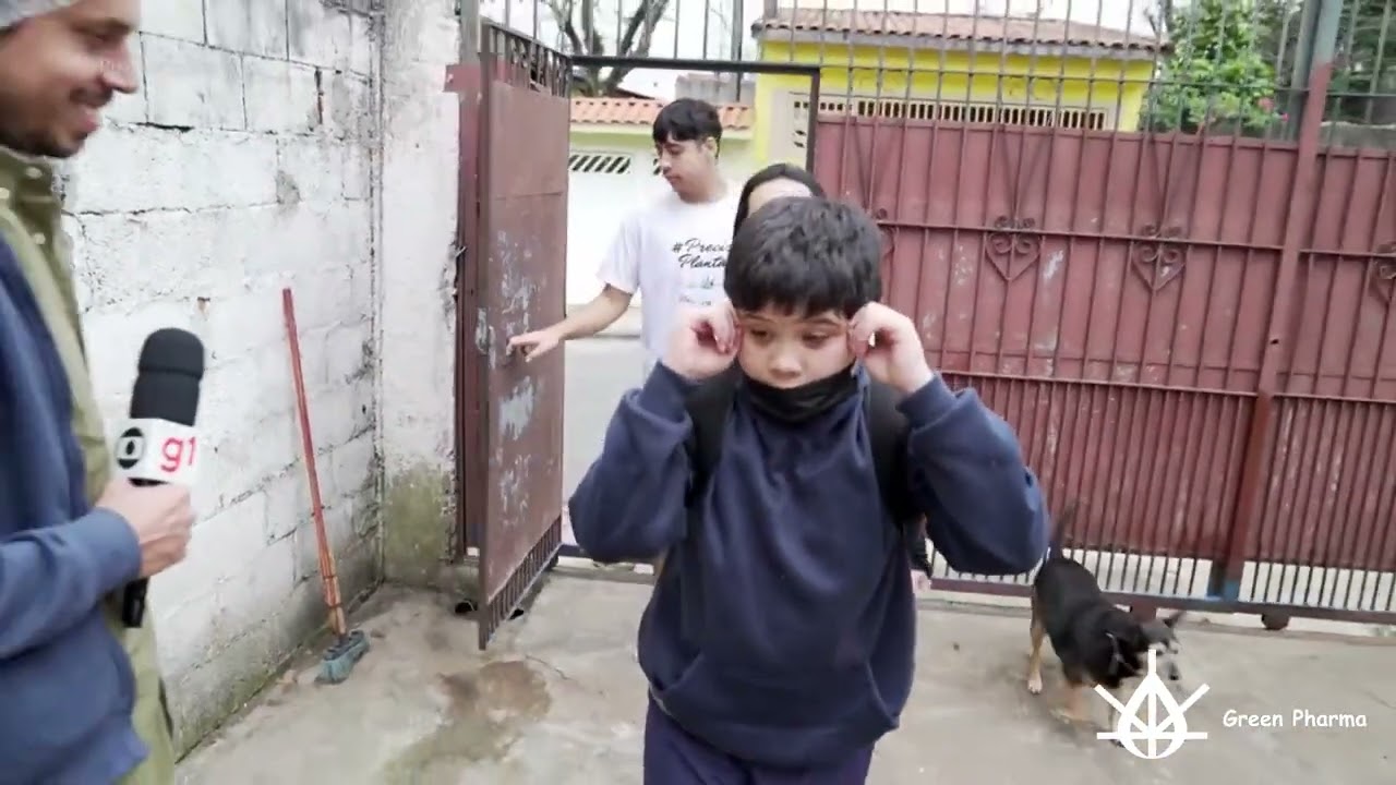 Mãe que Planta Maconha Para Fazer Óleo de Cannabis para Filho Autista