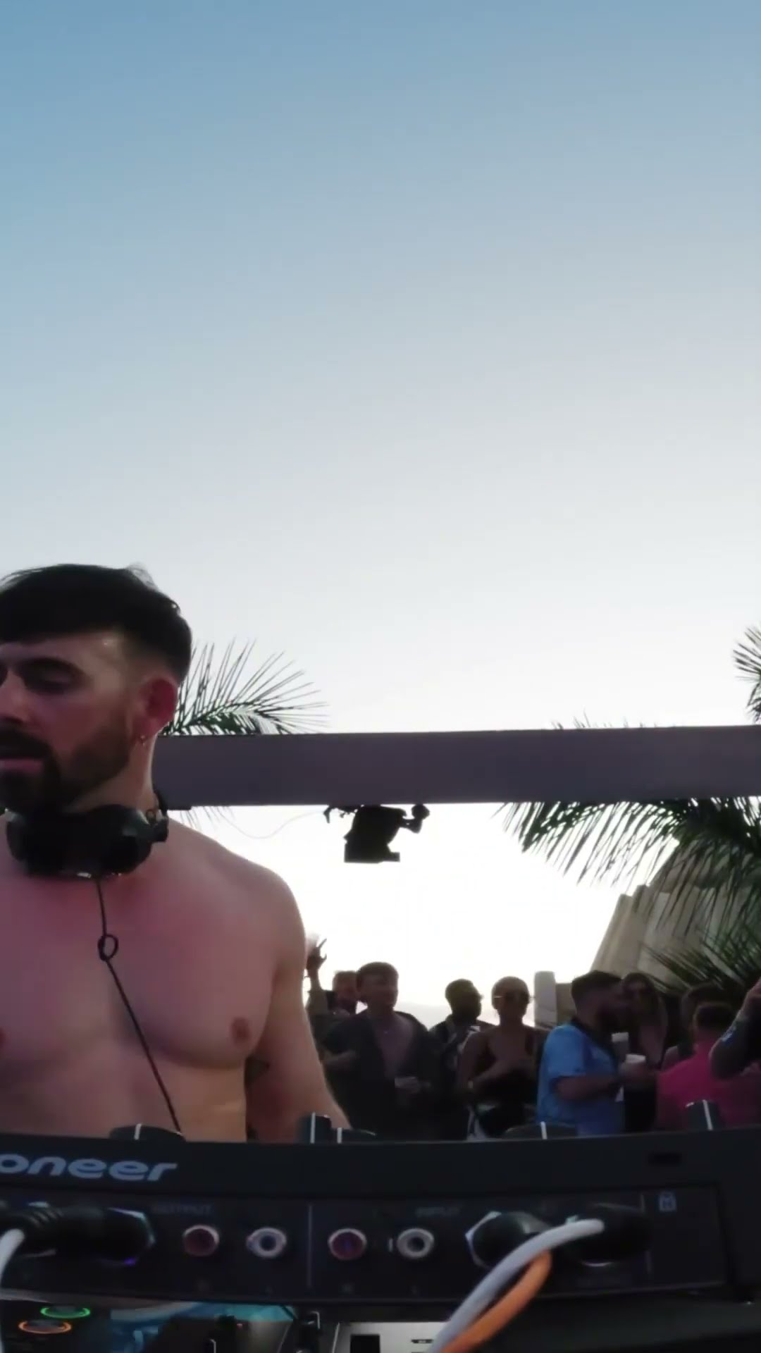 Patrick Topping makes us dance with Curtis Mayfield - Move On Up (Mark Knight Remix) ?#shorts