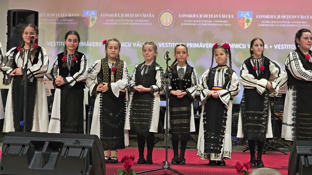 Școala Populară de Arte - Cor eleve #valcea #folclor #romania