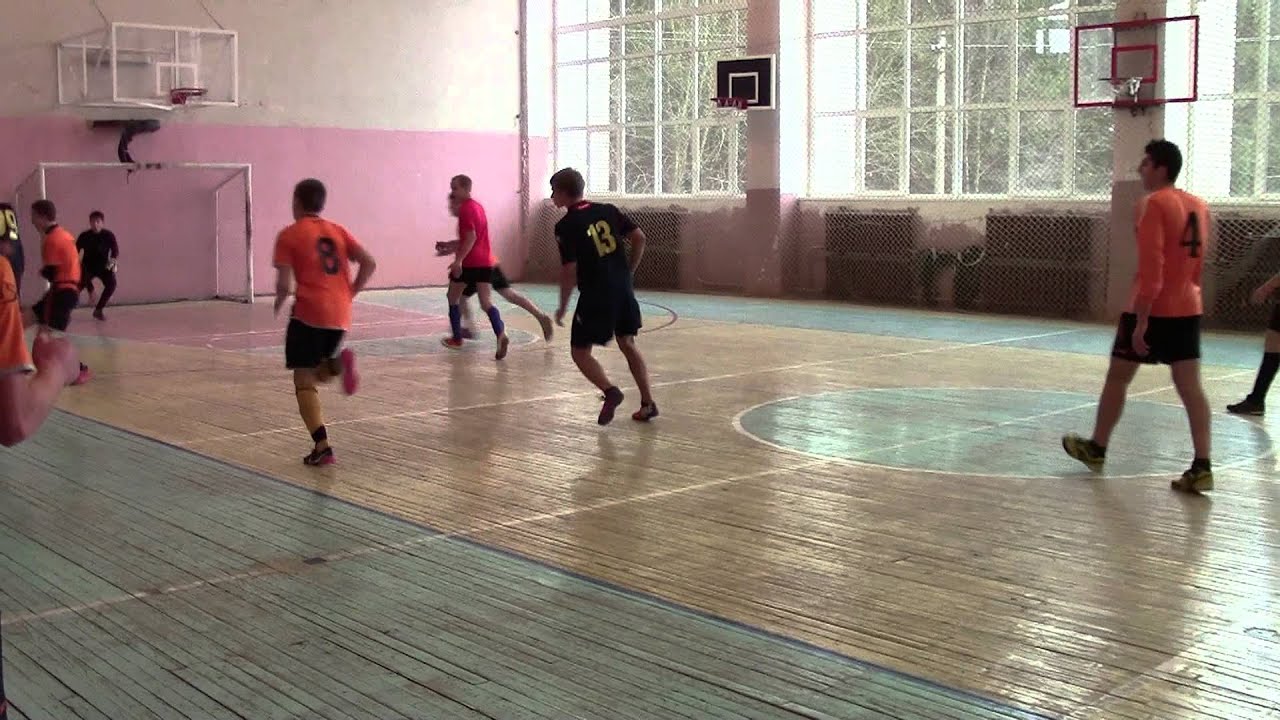 ФК "Феникс" - ФК "Фаворит",конец игры в группе 06.11.13 г.