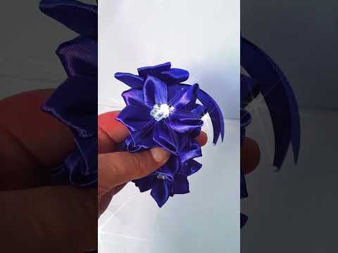 Резинка для гульки з синіми квітами та бантом, видео 1