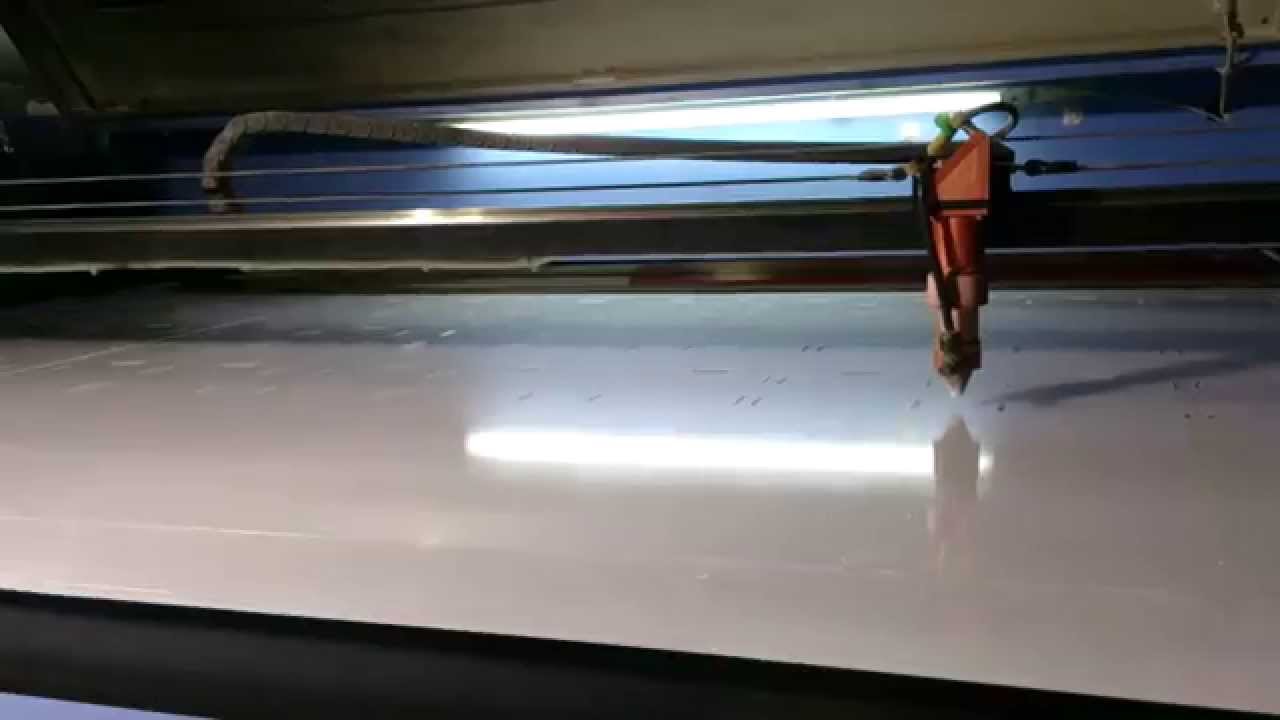 Лазерная резка оргстекла - YouTube