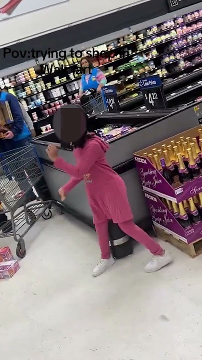 Child trashes supermarket during huge tantrum