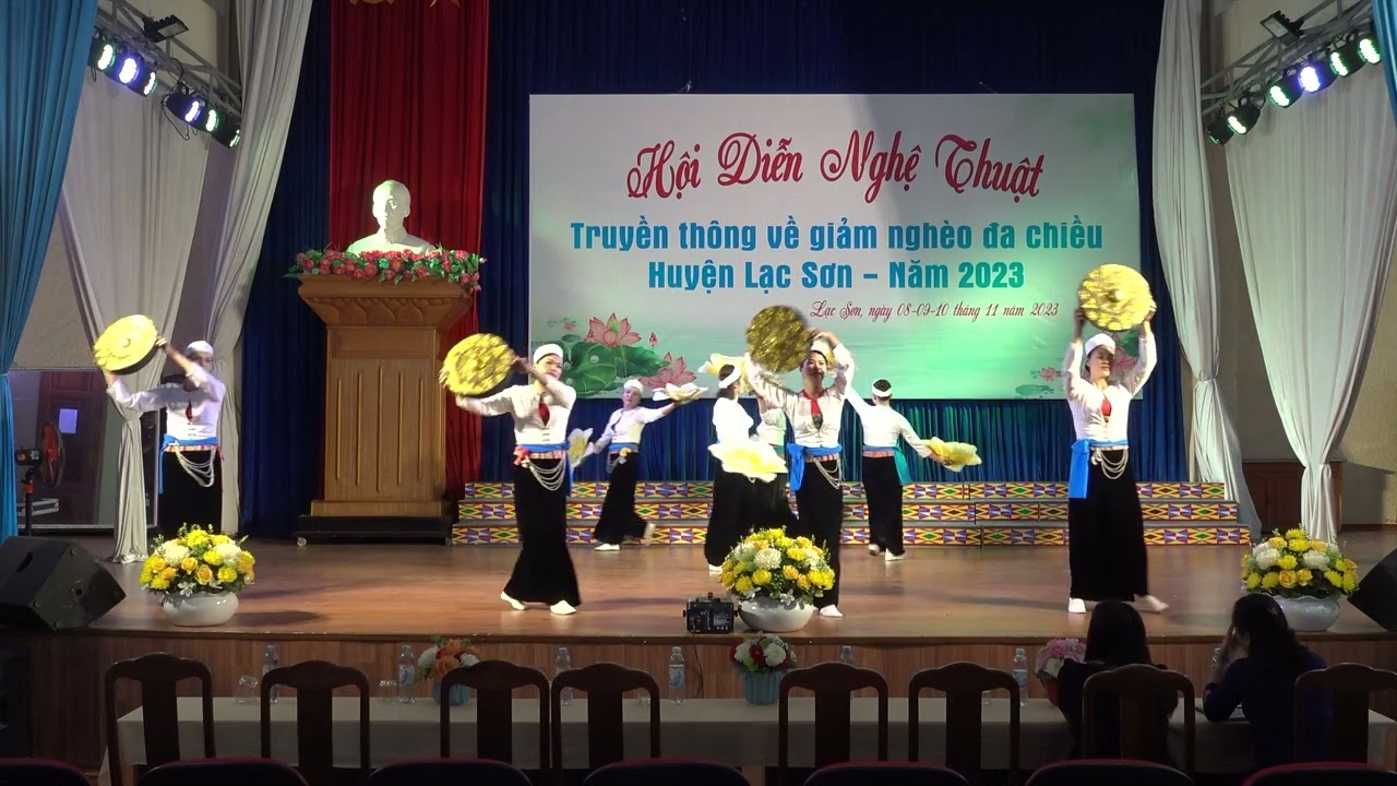 Múa Hoà Bình Xây ước mơ - Đội văn nghệ xã Ngọc Sơn Lạc Sơn Hoà Bình