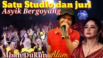 Wow...!! 😱😱 Satu studio dan juri Asyik Bergoyang karena Lagu Mbah Dukun Alam (parodi)