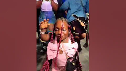 WOW SEE AUNTY AJARA GIVING US SOME DANCE MOVES AT QUEEN LATIFAH'S MOVIE PREMIERE