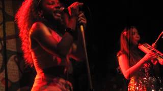 The Go! Team - Huddle Formation (Live @ Village Underground, London, 17/06/15)