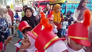 TK ABA mejing wetan mengikuti lomba drumband