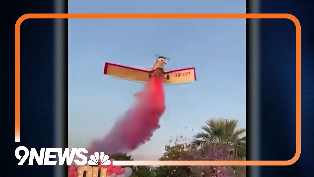 Pilot dies in plane crash during gender reveal party in Mexico - YouTube