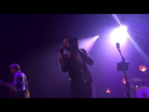 amerika---young-the-giant-(first-live-performance-4/19/2016)