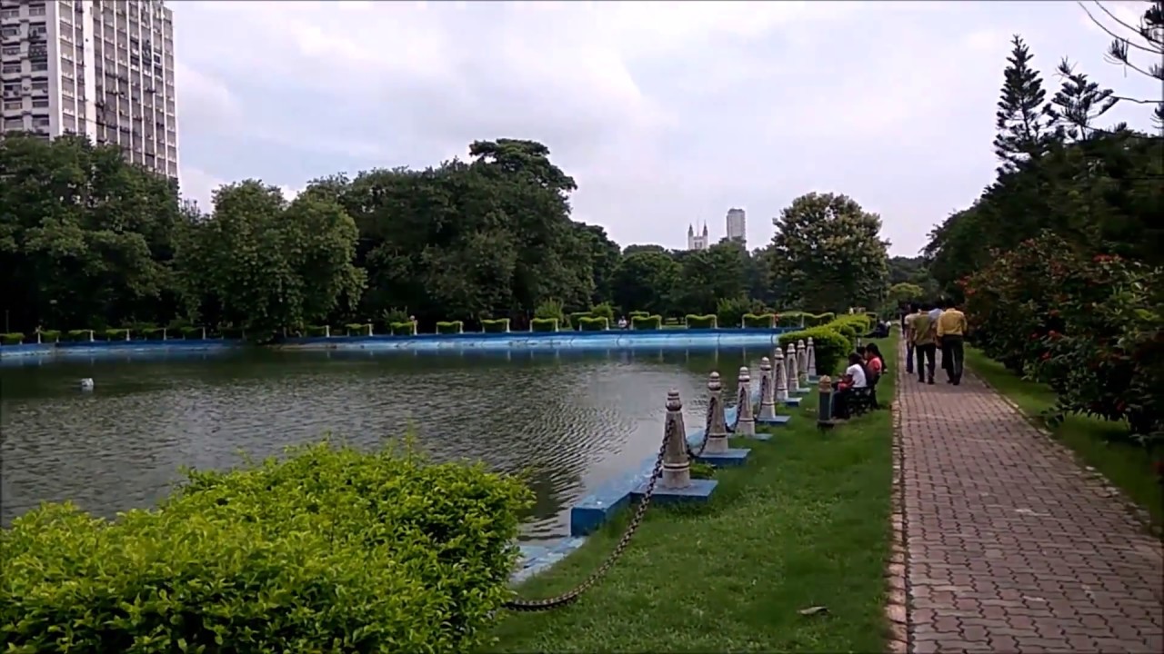 Couple park in kolkata