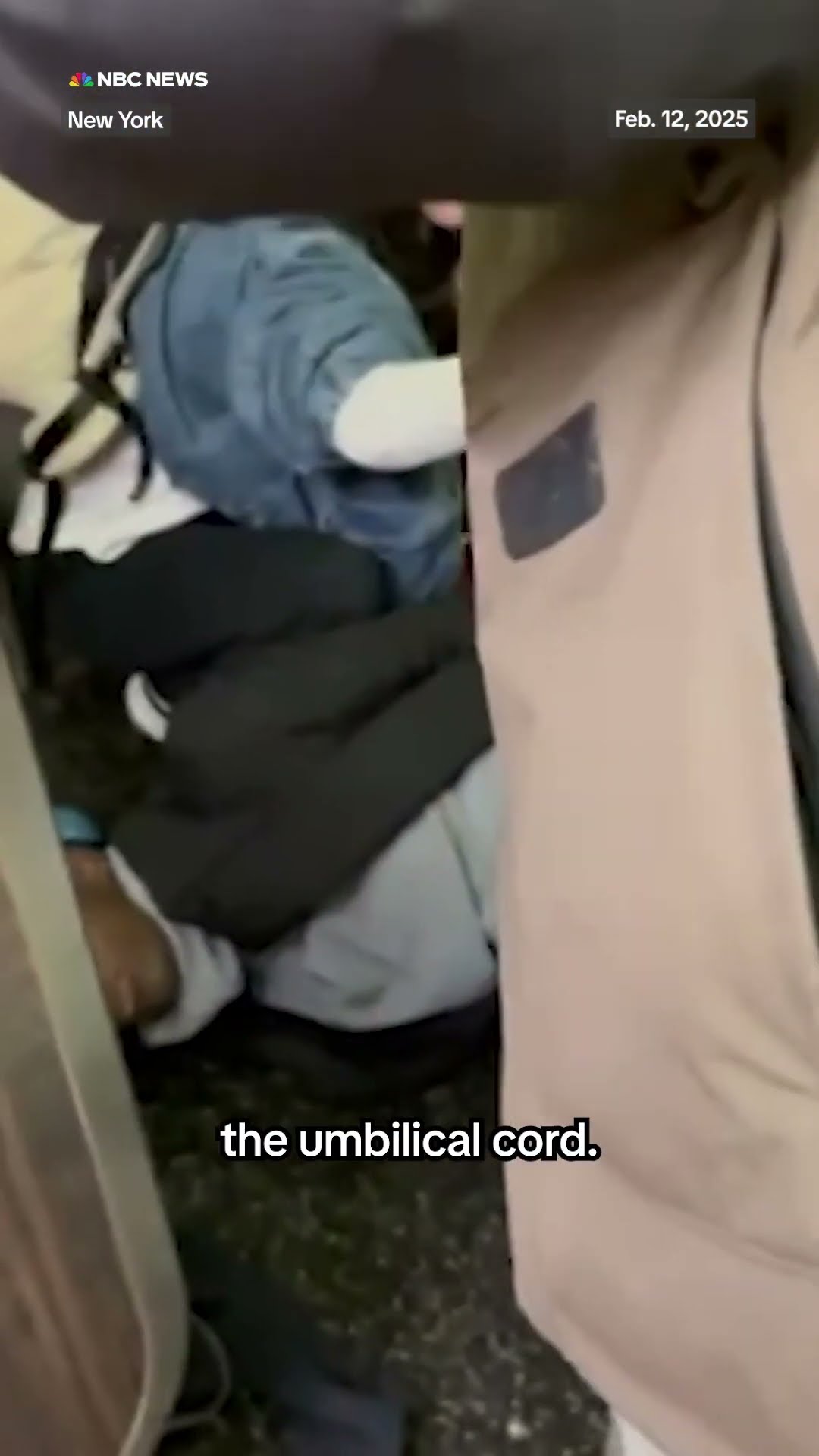 Woman gives birth to a baby girl on the NYC subway