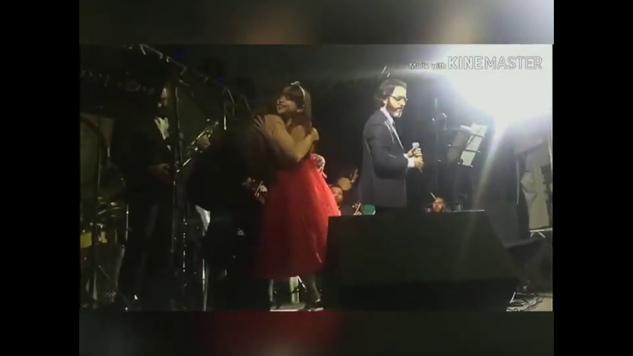 Grupo Roama com a Participação de Rayne Almeida no Natal Conquista de Luz! - YouTube Rayne Oficial