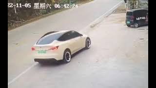 Speeding Tesla kills 2 in China, carmaker denies claims that brakes failed