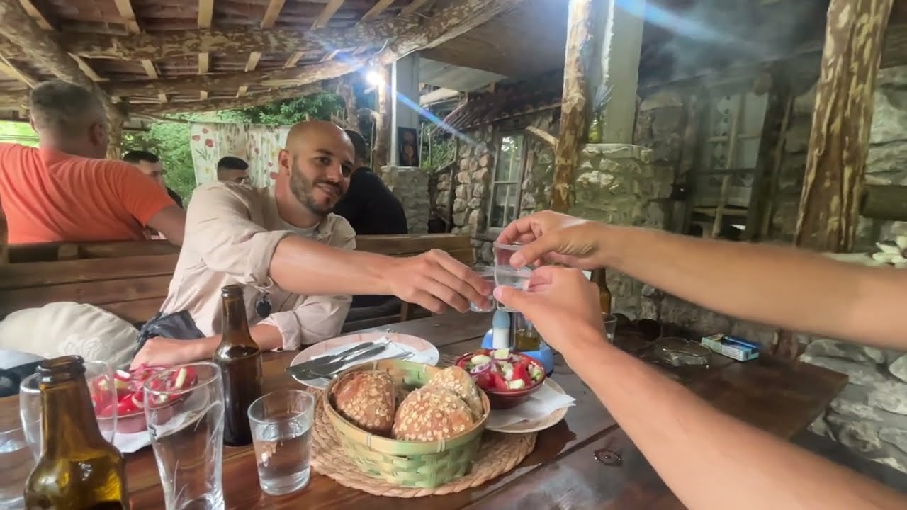 Fishing (break) with friends | Restaurant Dva Ribara in Glavatičevo