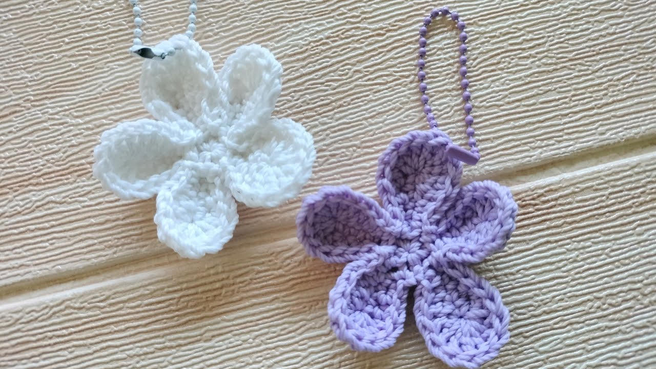 How to Crochet A Keychain For Beginners | Flower Keychain and Bagcharm 