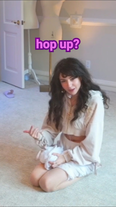 Bonnie Tries the Knees to Feet Challenge