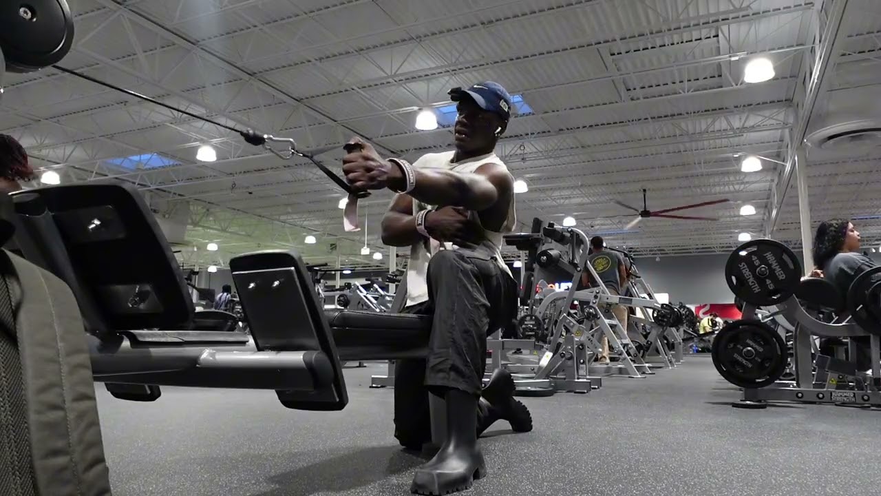 DAY 2 - A PETITE WINTER BACK N BI