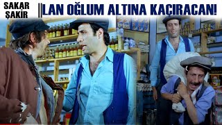 Sakar Şakir Sakar , Dükkanın İçini Boşaltıyor