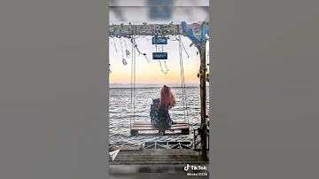 ماشيه في بحر الحياة 