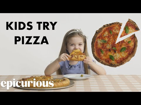 I bambini provano 10 stili di pizza da tutto il mondo