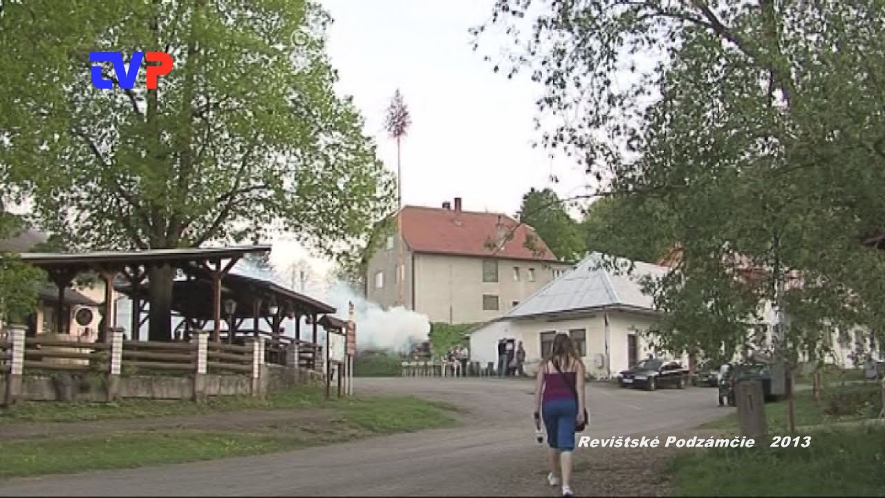 Stavanie májov 2013