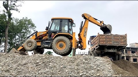 JCB Backhoe 3DX Loading On Mixed Ballast Tipper / Loading Mix Soil