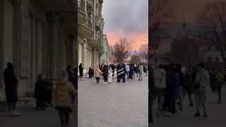 Языковой конфликт в Одессе прохожий начал кричать на уличного музыканта из-за песен на русском языке