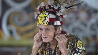 Perempuan Dayak Telinga Panjang Terakhir di Desa Pampang || Dokumenter RRI