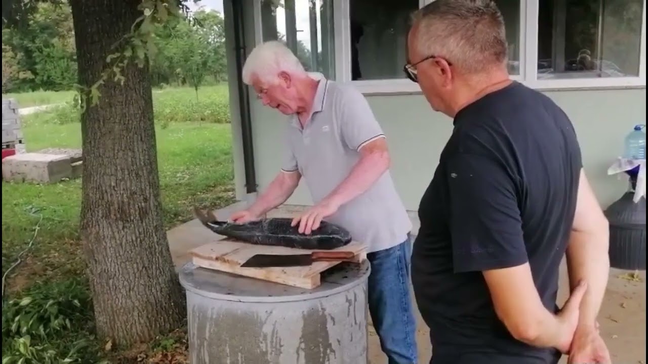 Pečenje rakije na lovačkoj kući