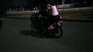Cewek Naik Ninja Jari-jari