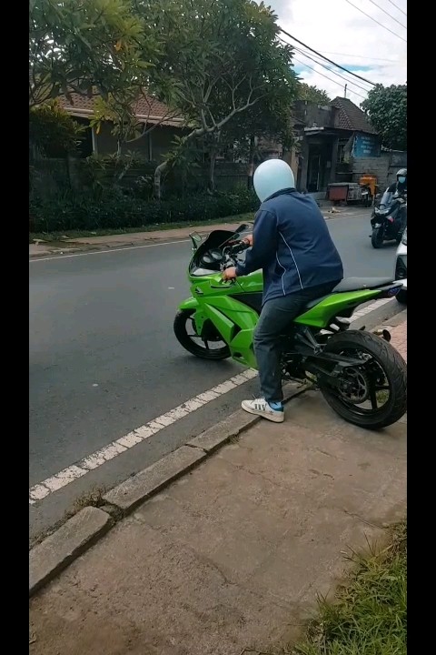 CUMA 14jt aj ,NINJA 250 karbu SOLD OUT . . .