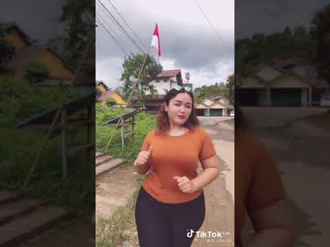 TikTok pinggul lebar