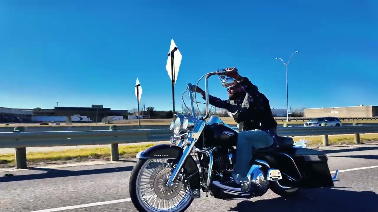 Rolling in Style: Matt's Road King Vicla Harley Davidson Ride!
