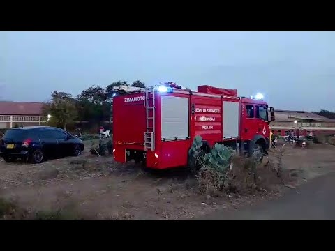 KICHWA CHA TRENI CHAWAKA MOTO ABIRIA WAKIWA NDANI JESHI LA ZIMAMOTO WAFIKA KUZIMA 