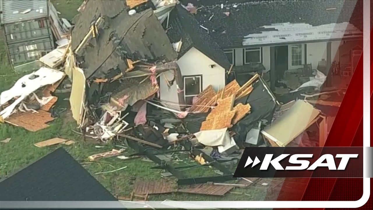 Tornadoes in northern Texas leave at least 2 dead and destroy multiple ...