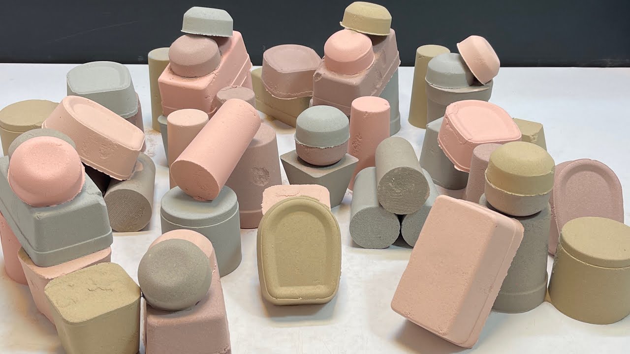 Crushing baking soda with dirty colors