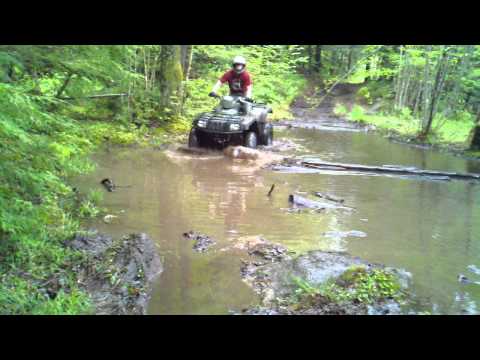 arctic-cat-500-4x4-mudding