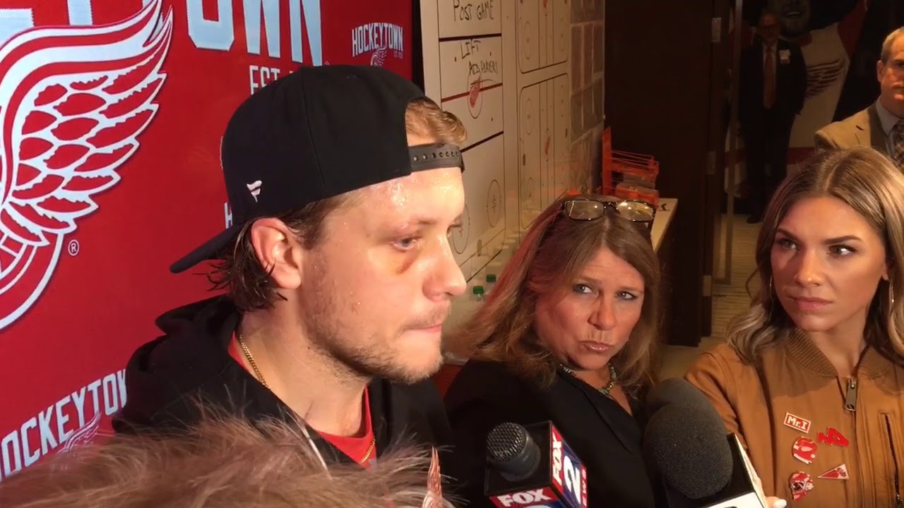 newspaper mockup Red Wings’ Jacob de la Rose using size to advantage