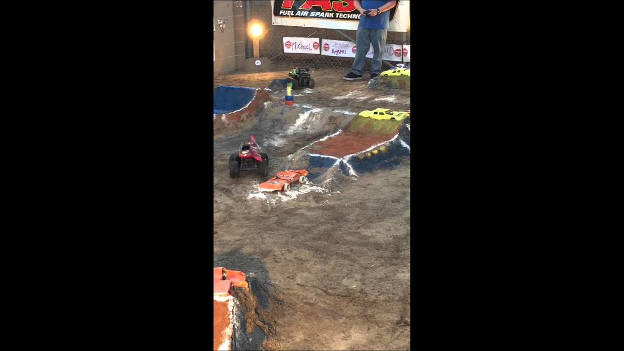 Monster Patrol vs Scarlet Bandit Round 1 Racing Backyard Monster Jam 2015