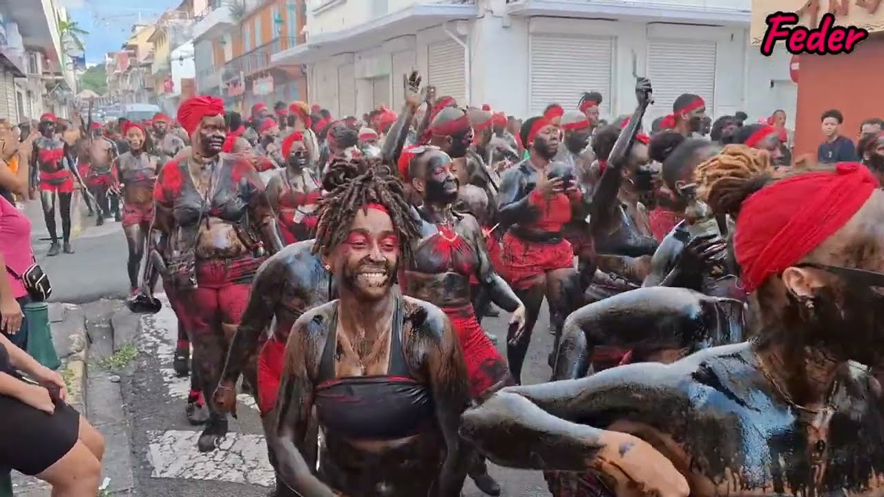 Le groupe🪘#Voukoum🪘Congo à Voukoum Carnaval déboulé à basse terre