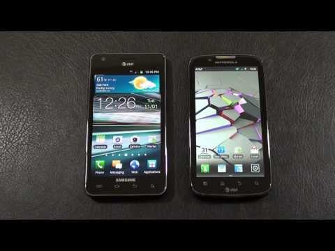 Video: Verschil Tussen Samsung Galaxy S II Skyrocket En Motorola Atrix 2