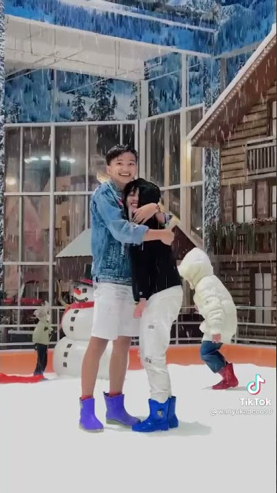 Tiktok wahyukadeo di salju with kak dina🥳⛄⛷️