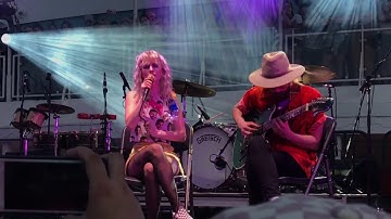 26 - Paramore - Parahoy Deep Search