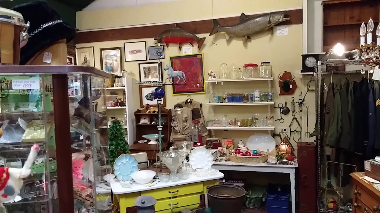 Inside Battle Alley Arcade Antique Store, Holly, MI YouTube